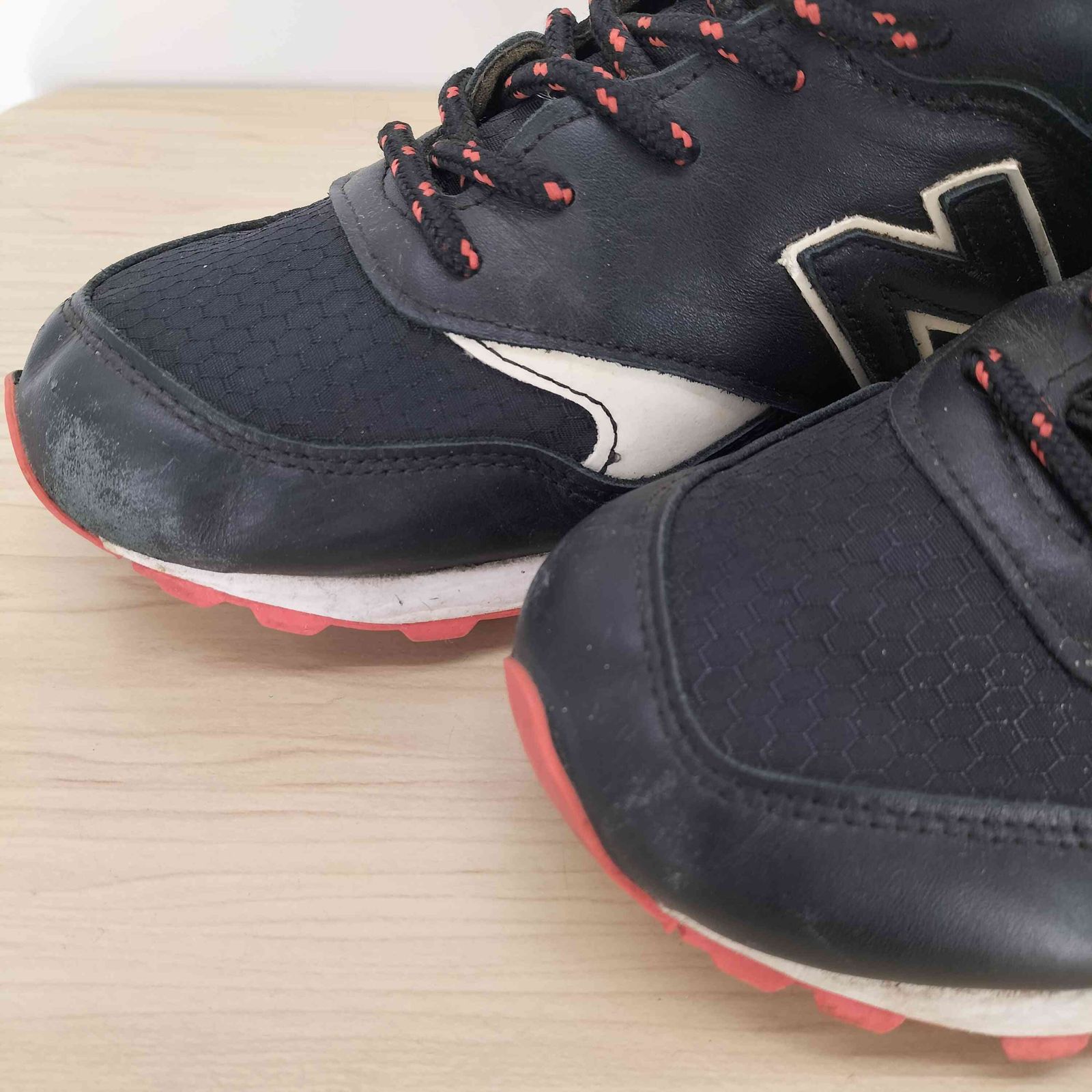NEW BALANCE(ニューバランス) イングランド製 M577 SZE SIZE?×STAPLE メンズ  43【中古】【ブランド古着バズストア】 ニューバランス NEW BALANCE イングランド製 M577 SZE SIZE?×STAPLE