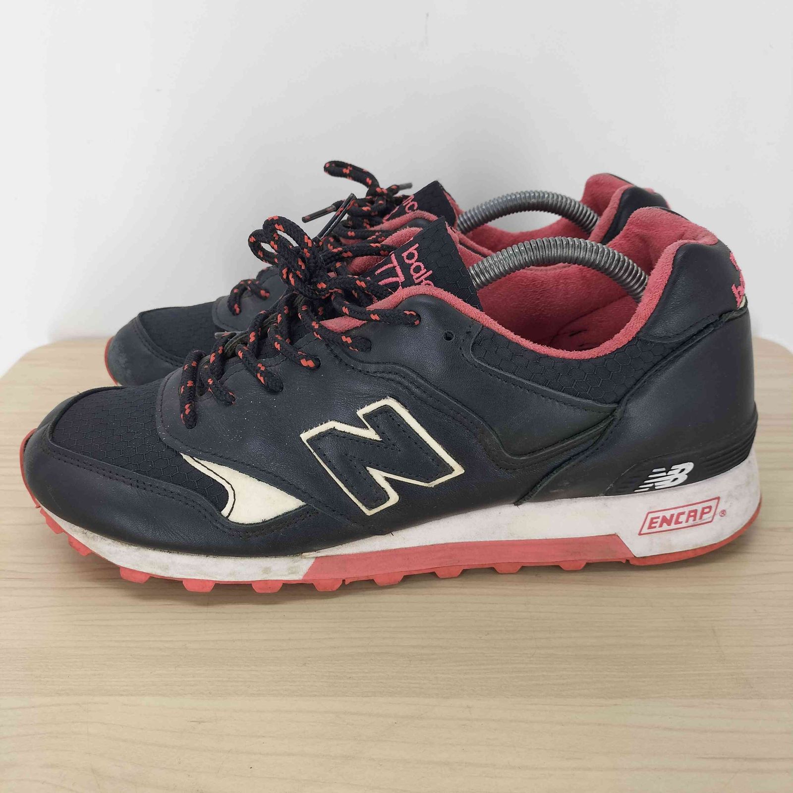 NEW BALANCE(ニューバランス) イングランド製 M577 SZE SIZE?×STAPLE メンズ  43【中古】【ブランド古着バズストア】 ニューバランス NEW BALANCE イングランド製 M577 SZE SIZE?×STAPLE