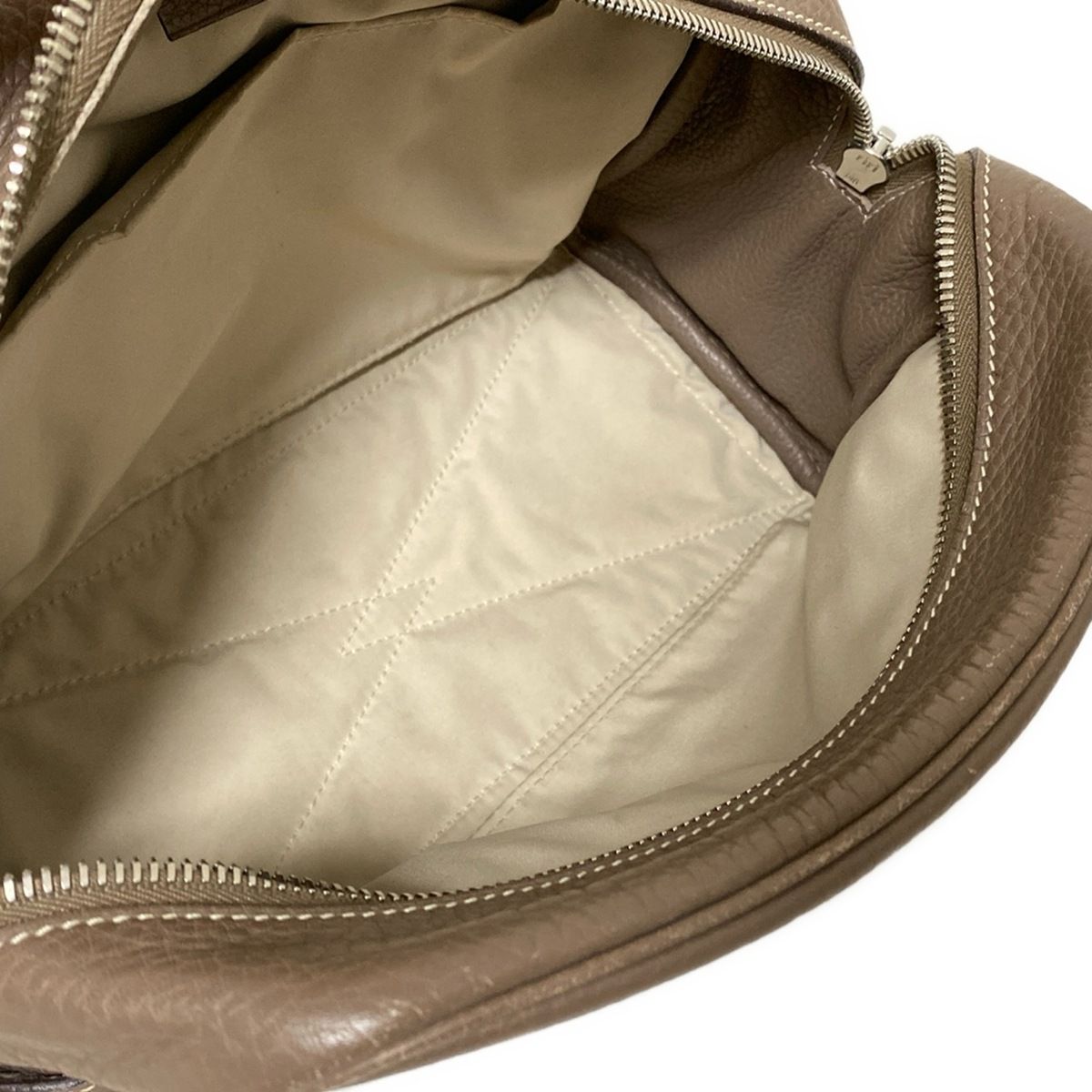 HERMES(エルメス) ポーチ トゥルース ヴィクトリアGM エトゥープ