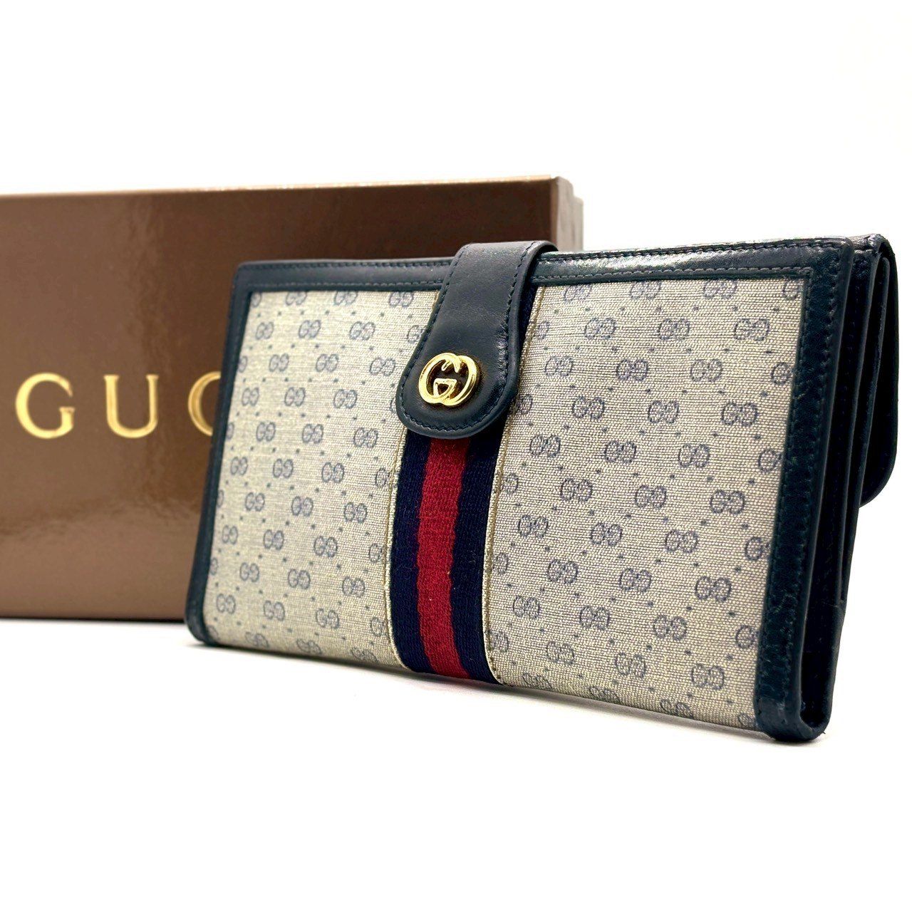 静かに映える大人GUCCI】 GUCCI 二つ折り財布 インターロッキング