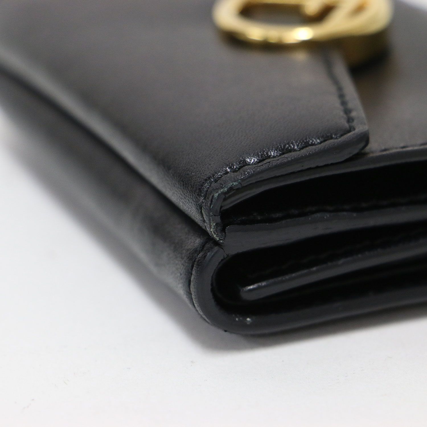 美品フェンディ FENDIエフイズ コンパクトウォレット黒レザー3つ折り財布 FENDI フェンディ | エフイズ 三つ折り財布 / 短財布 | ロゴ