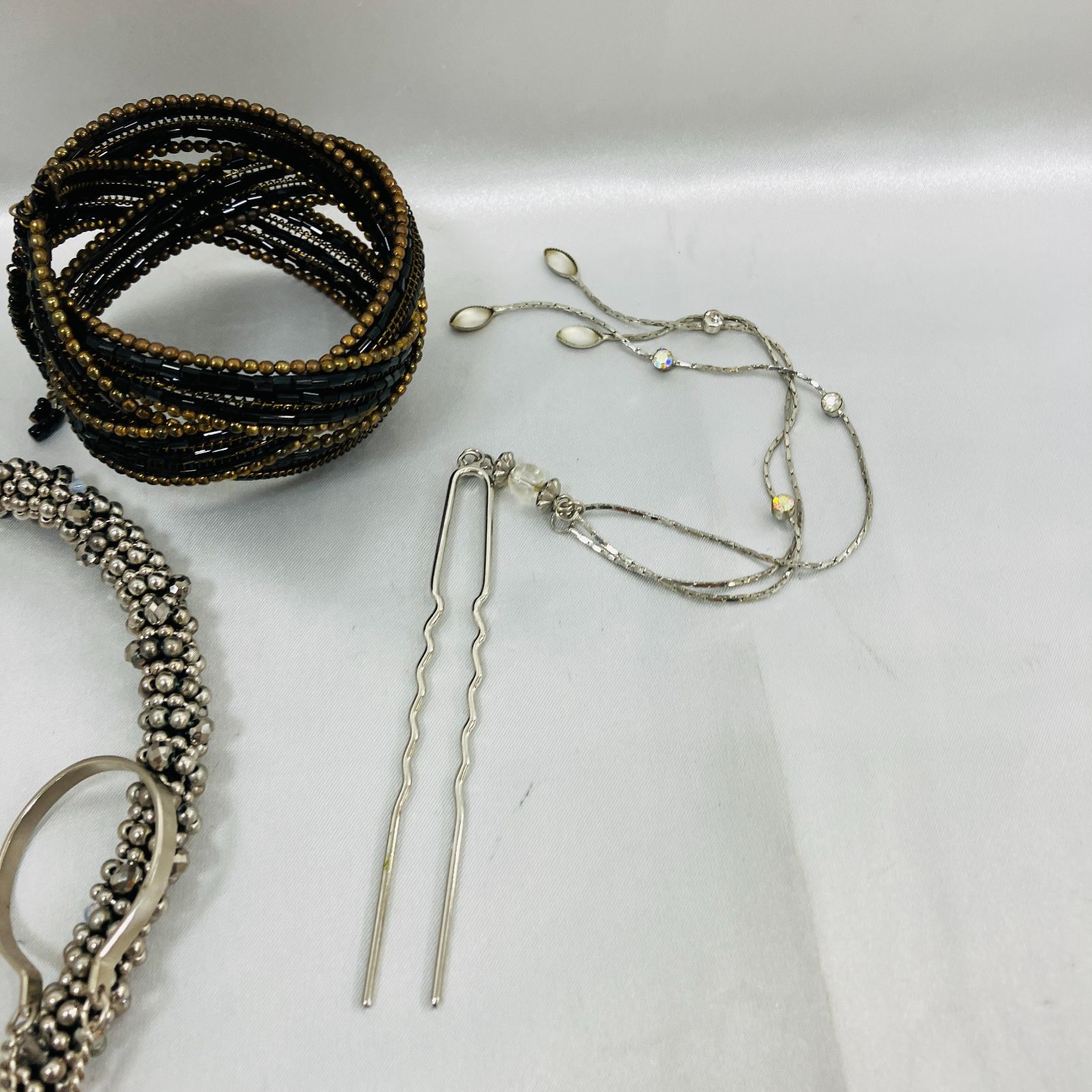 大量アクセサリー　まとめ売り　ネックレス　ブローチ　ブレス　(12) 大量アクセサリー まとめ売り ネックレス ブローチ ブレス (12) 2025年