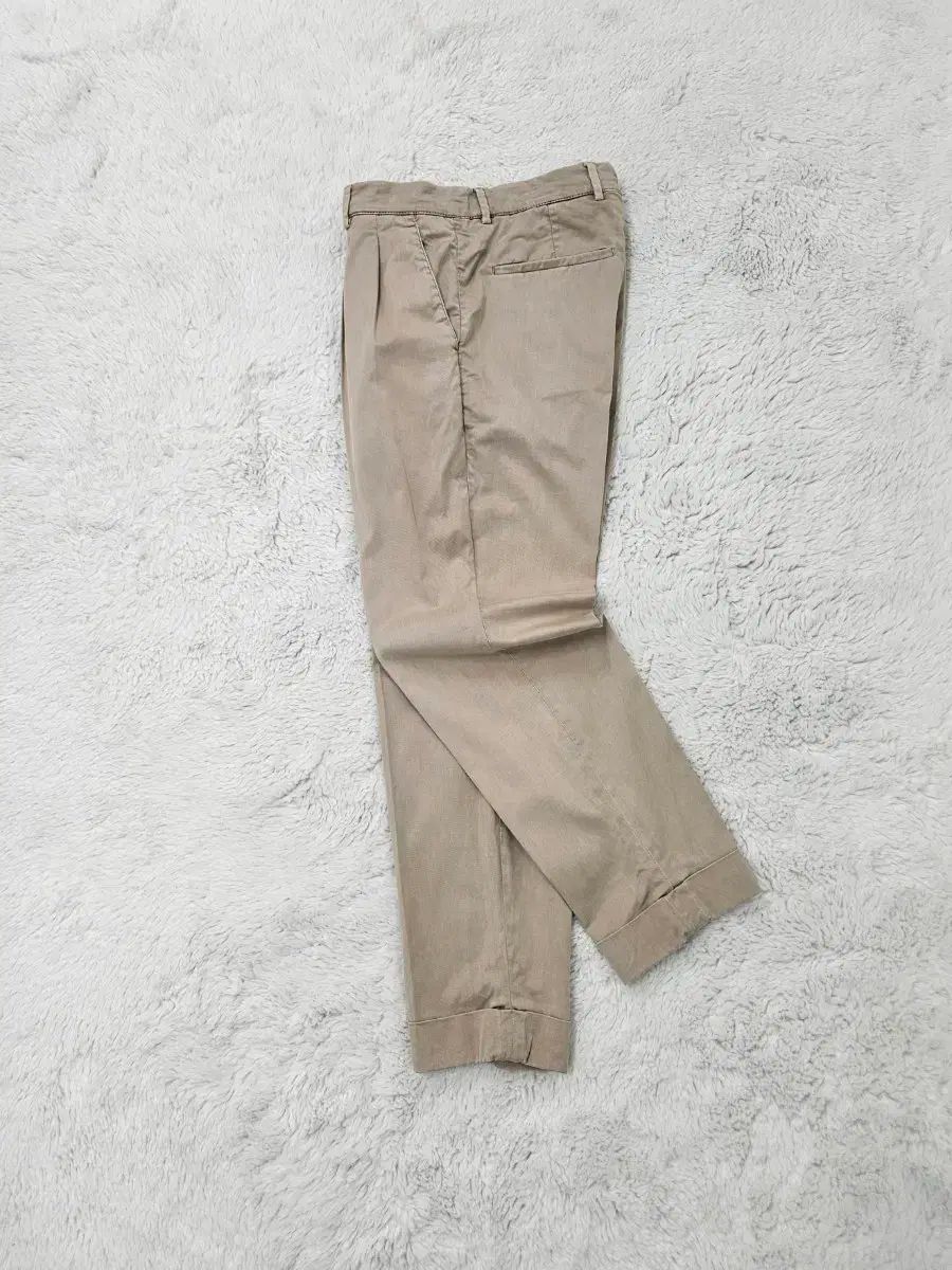 ブルネロクチネリ スムースフィット ピンタック チノ パンツ - メルカリ