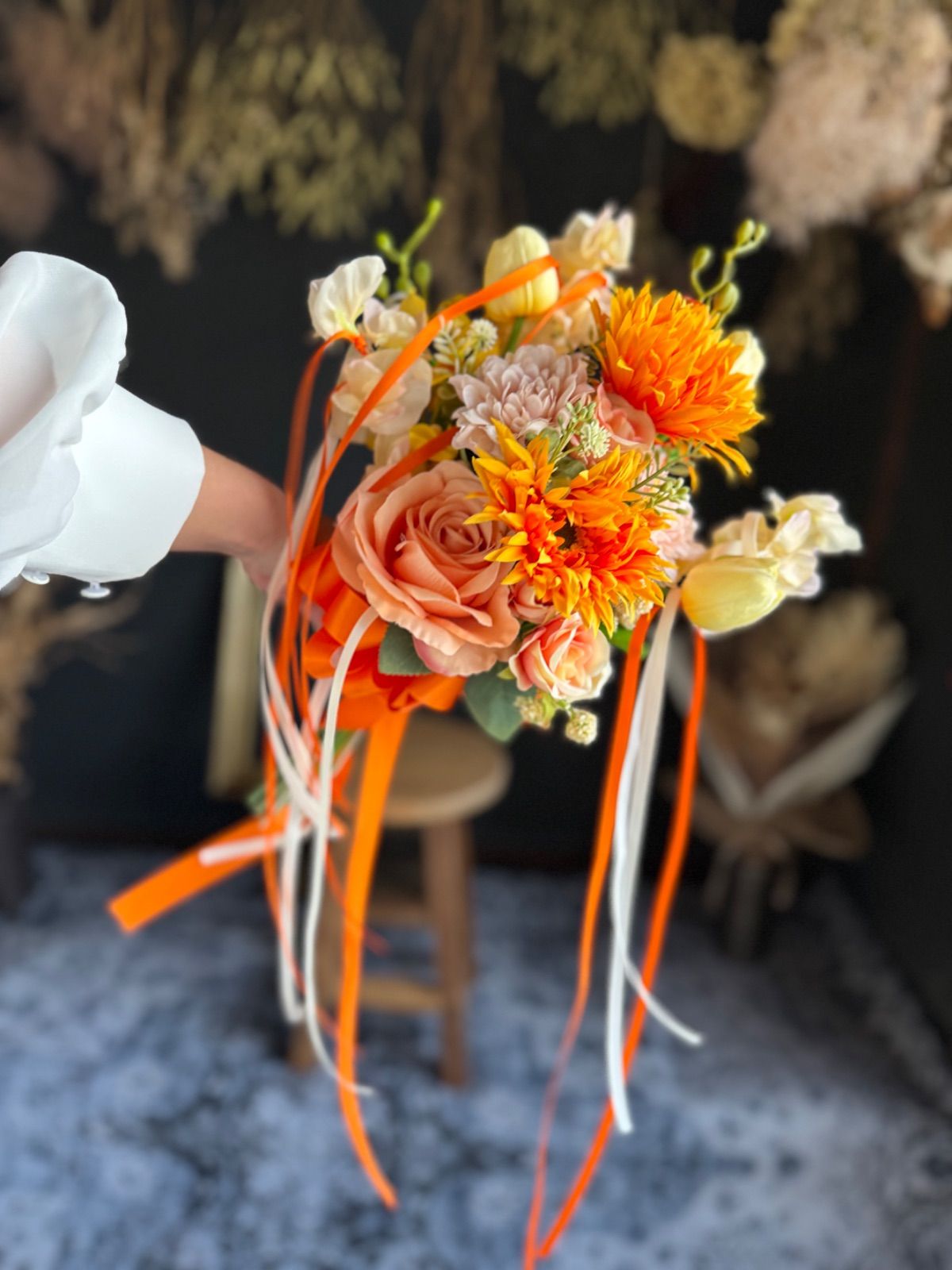オレンジガーベラクラッチブーケ☆ブートニア ストア