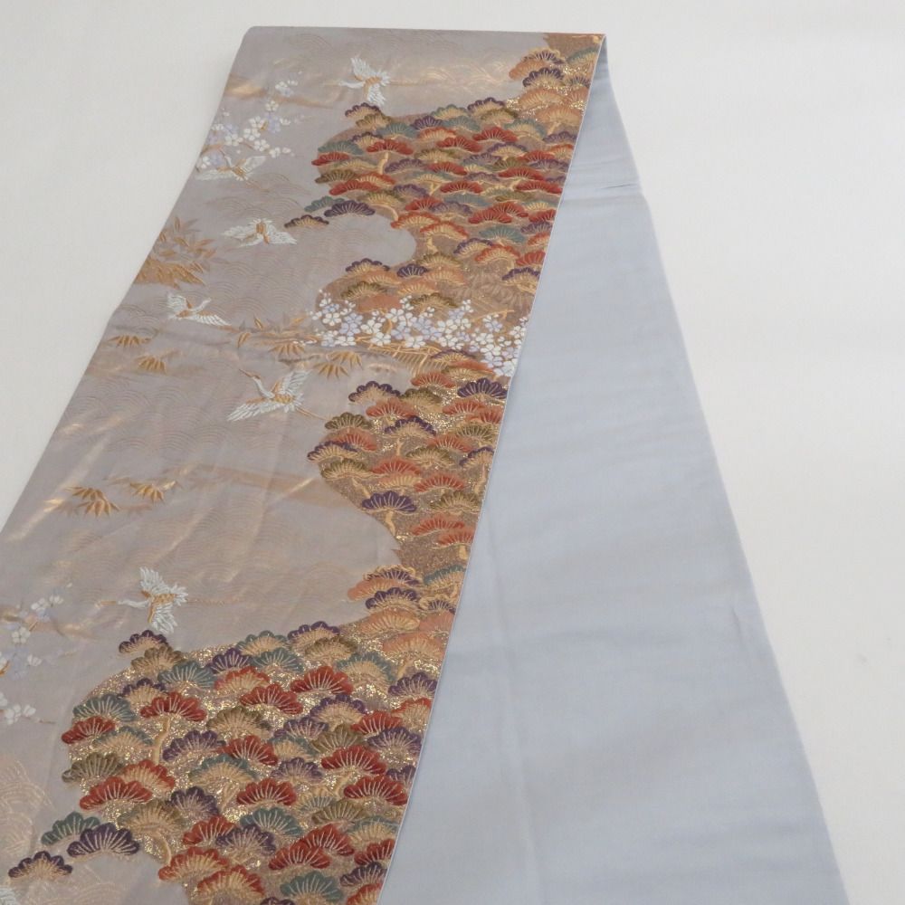 袋帯 正絹 松に飛び鶴文様 灰色x金色x多色 金糸 六通柄 仕立て上がり