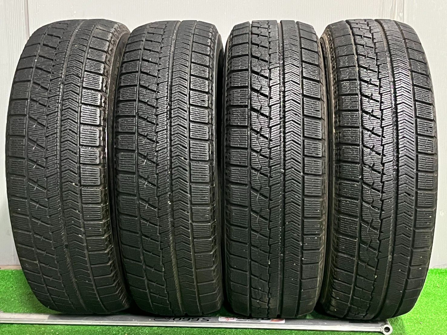 中古スタッドレス195/65R15ブリヂストン　ノア、ヴォクシィ、ステップワゴン 中古スタッドレス195/65R15ブリヂストン ノア、ヴォクシィ
