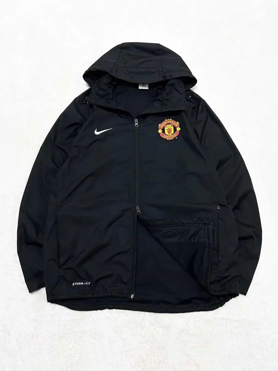 NIKE 00s マンチェスターユナイテッド ウインドブレーカー　ブラック NIKE 00s マンチェスターユナイテッド ウインドブレーカー ブラック