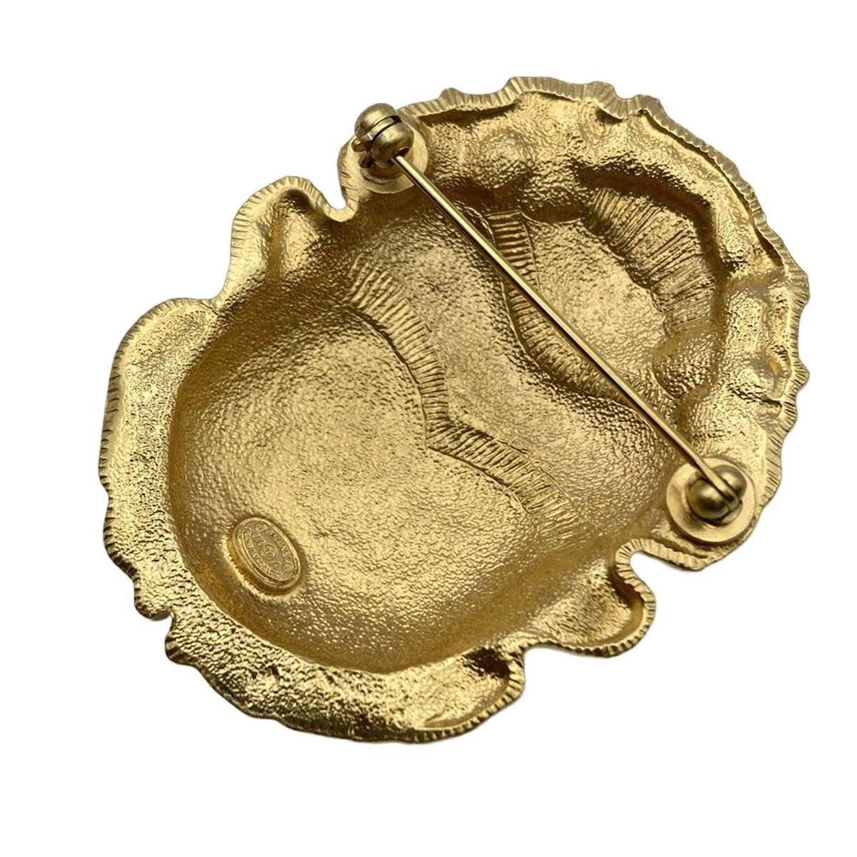 CHANEL(シャネル) ブローチ美品 - ゴールド スカラベ - メルカリ