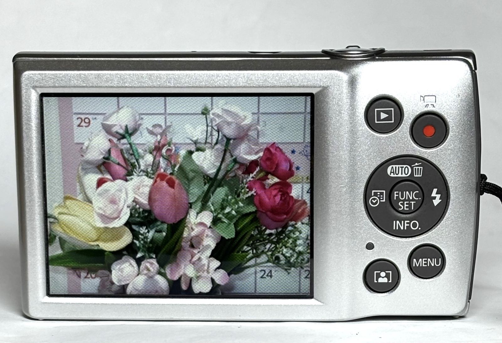 Canon IXY 200 PC2333 HD 20MP 8x デジタルカメラ silver 基本動作確認