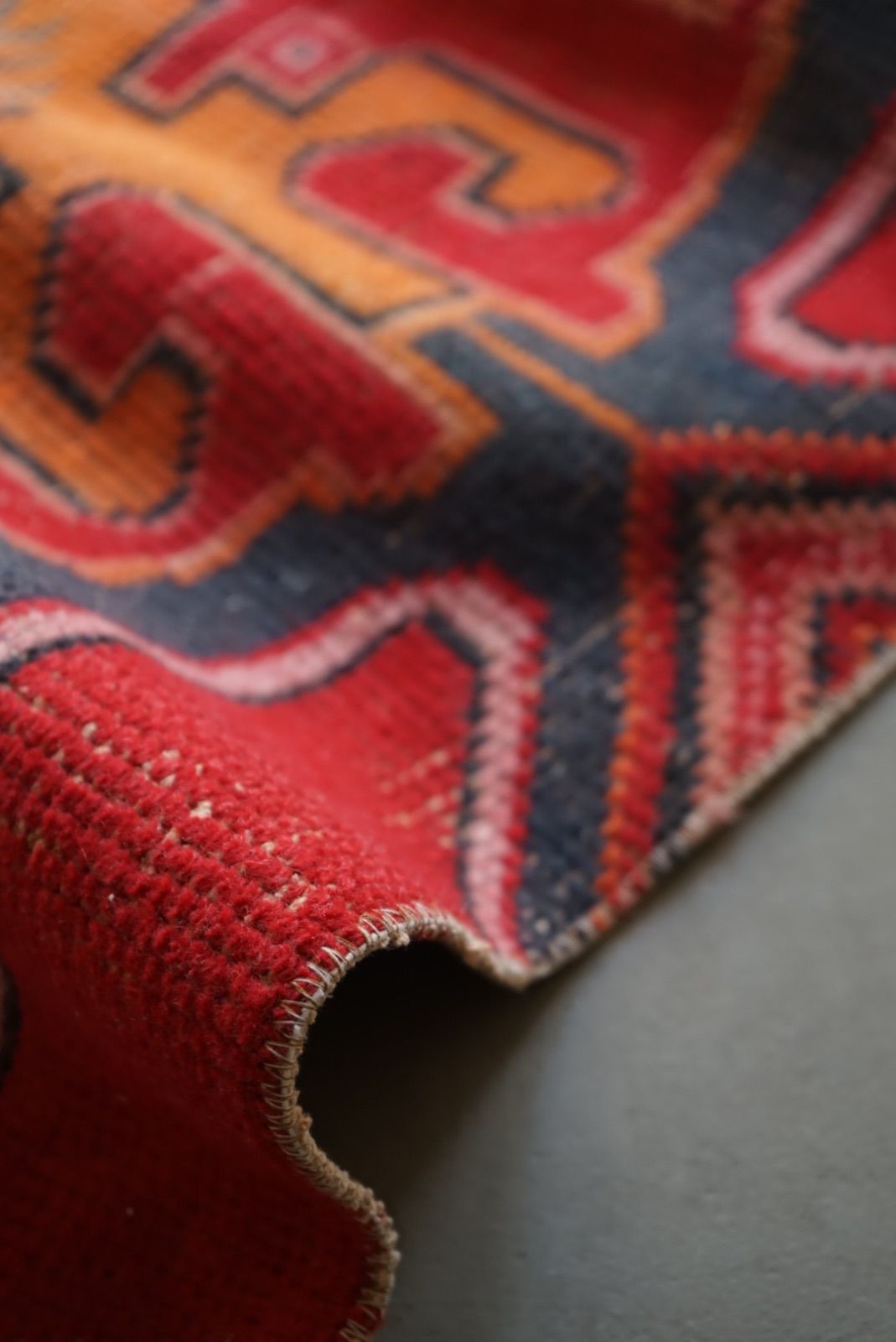 トルコ ヴィンテージラグ ウシャク レッド スモールサイズ 1970年代