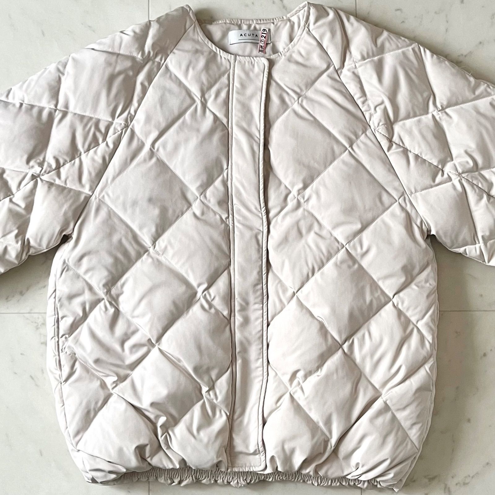 美品//アーバンリサーチ コクーンキルティングダウン acuta アイボリー 