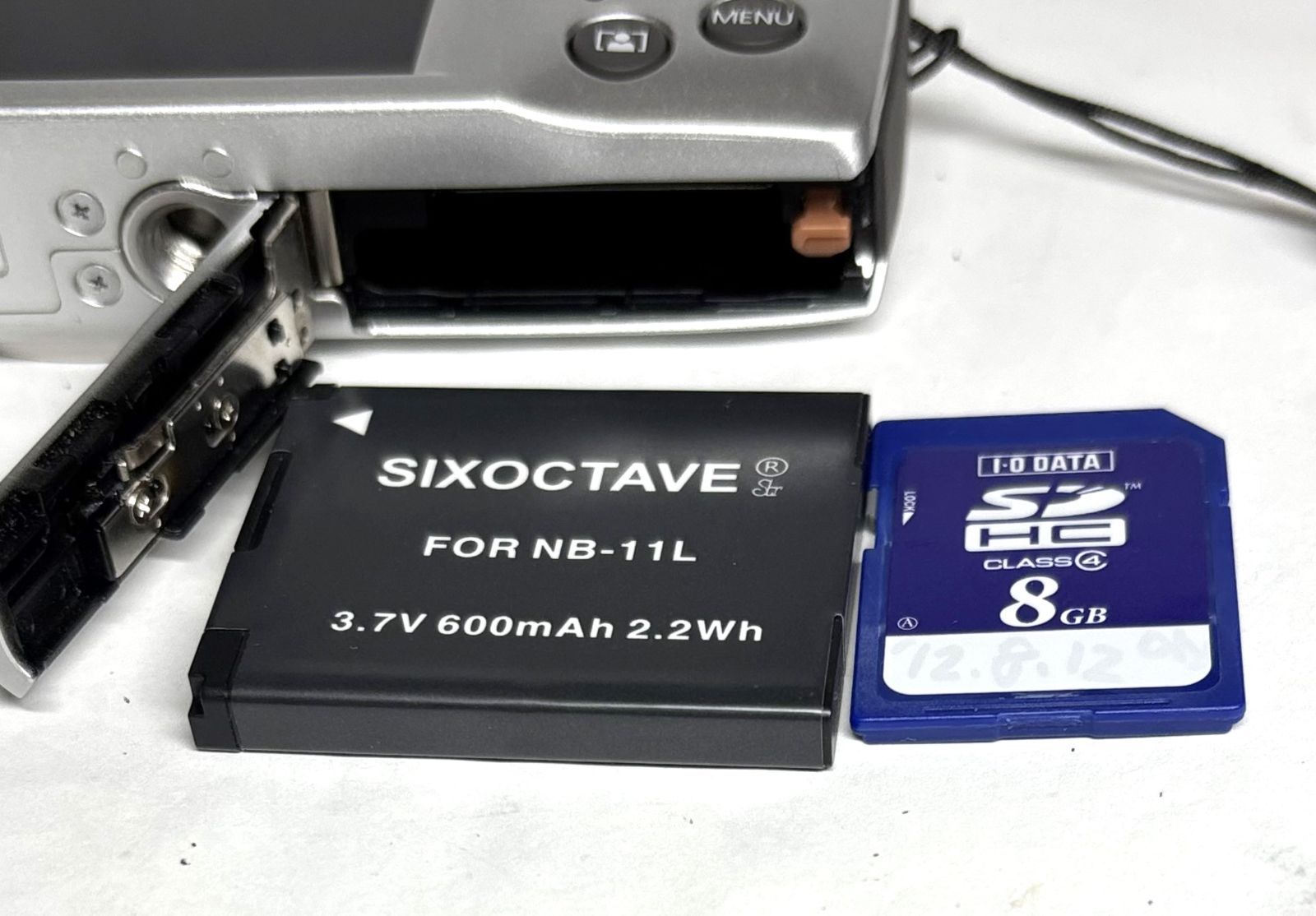 Canon IXY 200 PC2333 HD 20MP 8x デジタルカメラ silver 基本動作確認