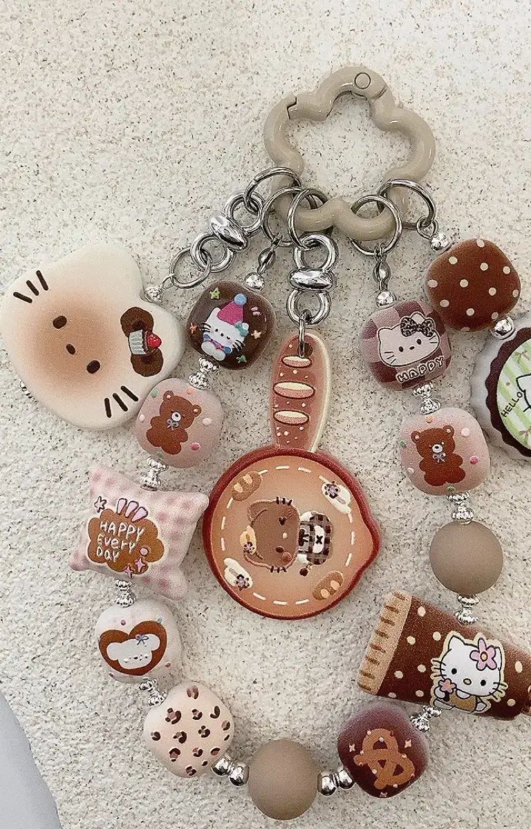 ハローキティ エンボスビーズ ストラップ - メルカリ