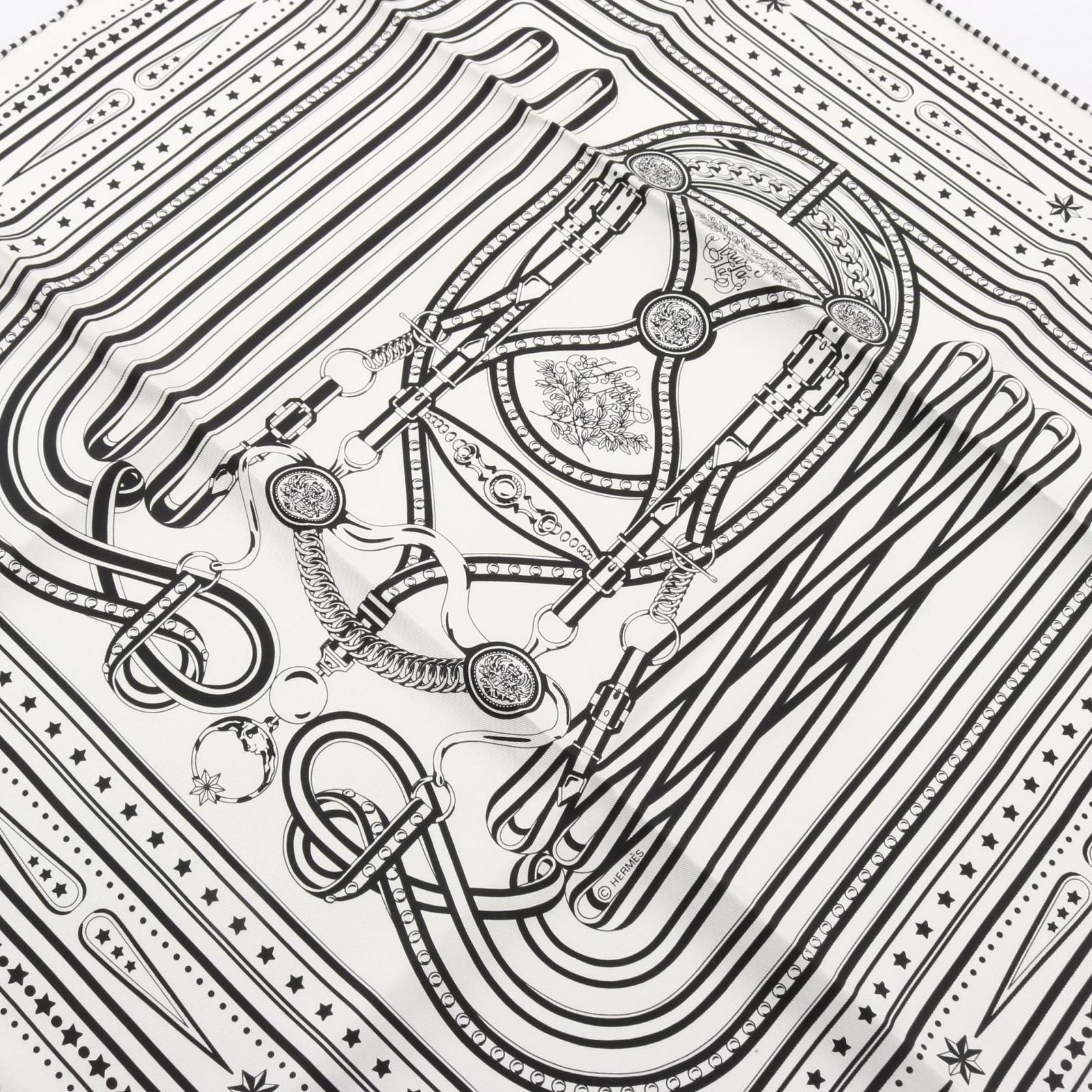 エルメス Bandana Soleil 55《Grand Tralala》正規品 Grand Tralala bandana 55 - Black | Hermès USA