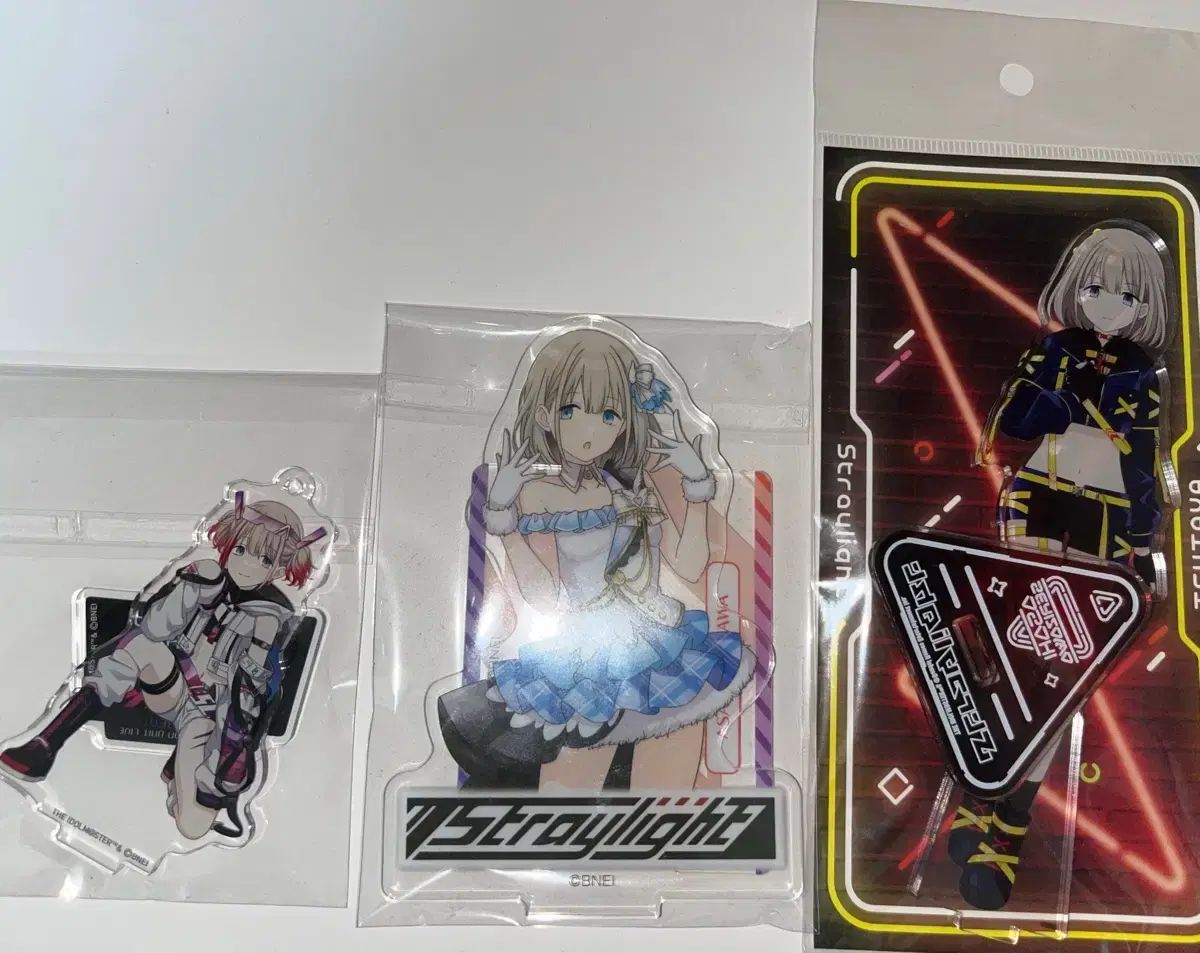 アイドルマスター シャイニーカラーズ芹沢あさひ アクリル 最も安い