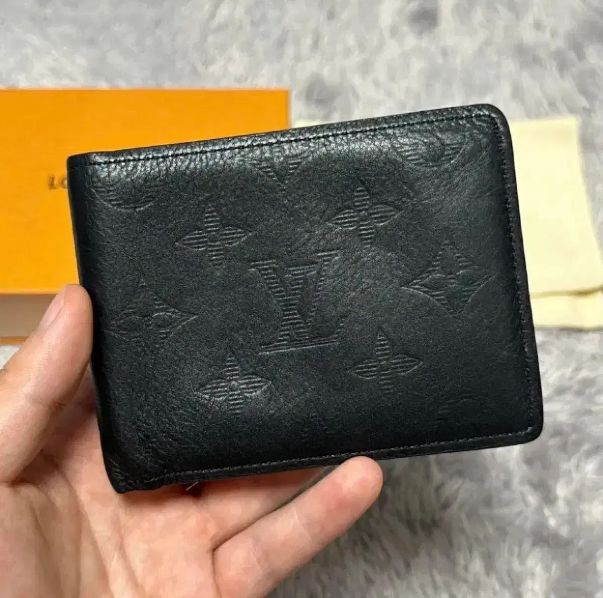 フルセット Louis Vuitton ルイヴィトン エクリプス シャドウ マルチ フール ウォレット 二つ折り財布 ブラック