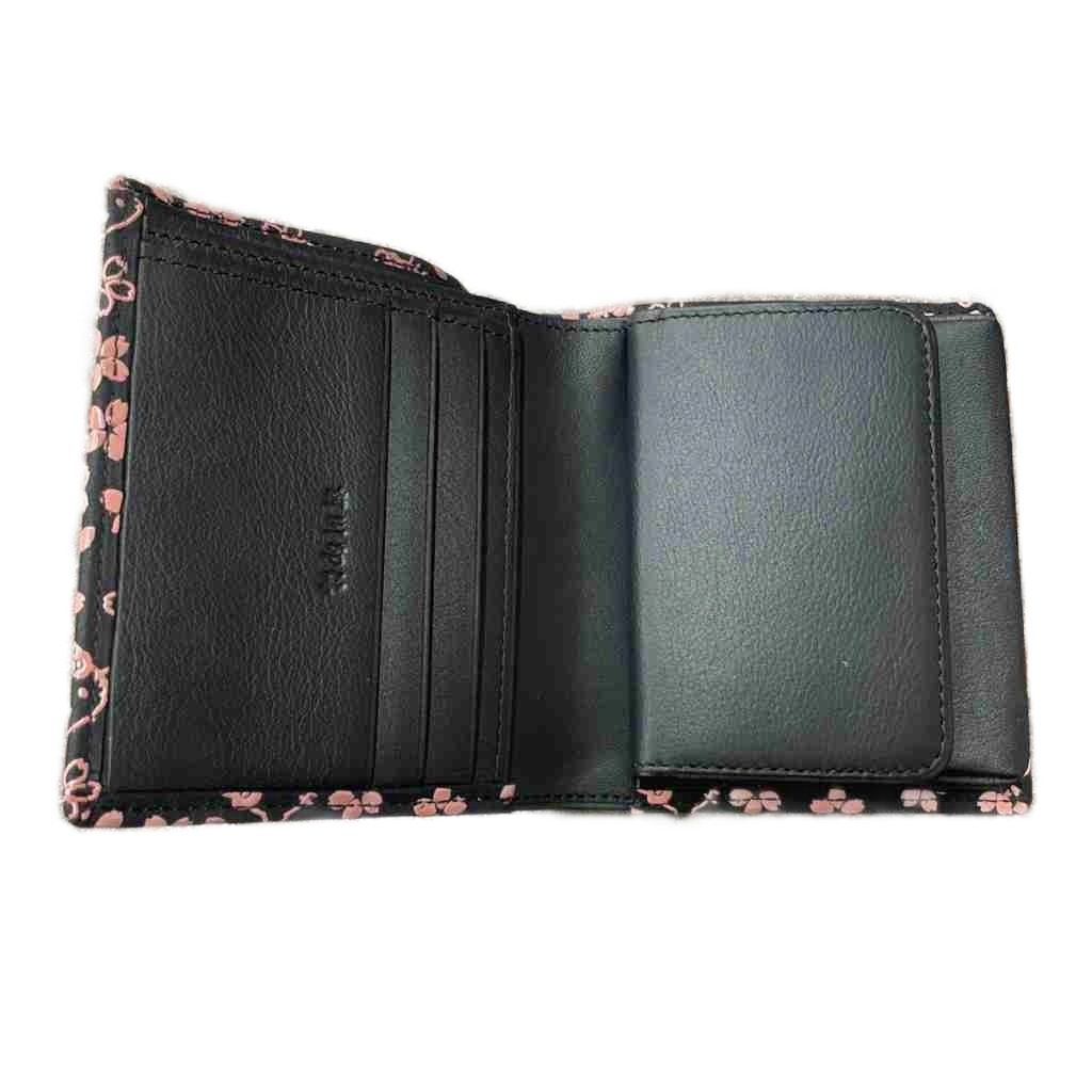 まいたん 印傳屋　ハローキティ　折財布 印傳屋 INDEN‐YA INDENYA ×ハローキティ 二つ折り財布 ウォレット 花柄