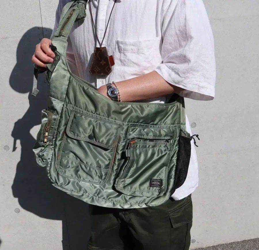 HEAD PORTER タンカー アトリエナイン 9 ショルダーバッグ ブラック