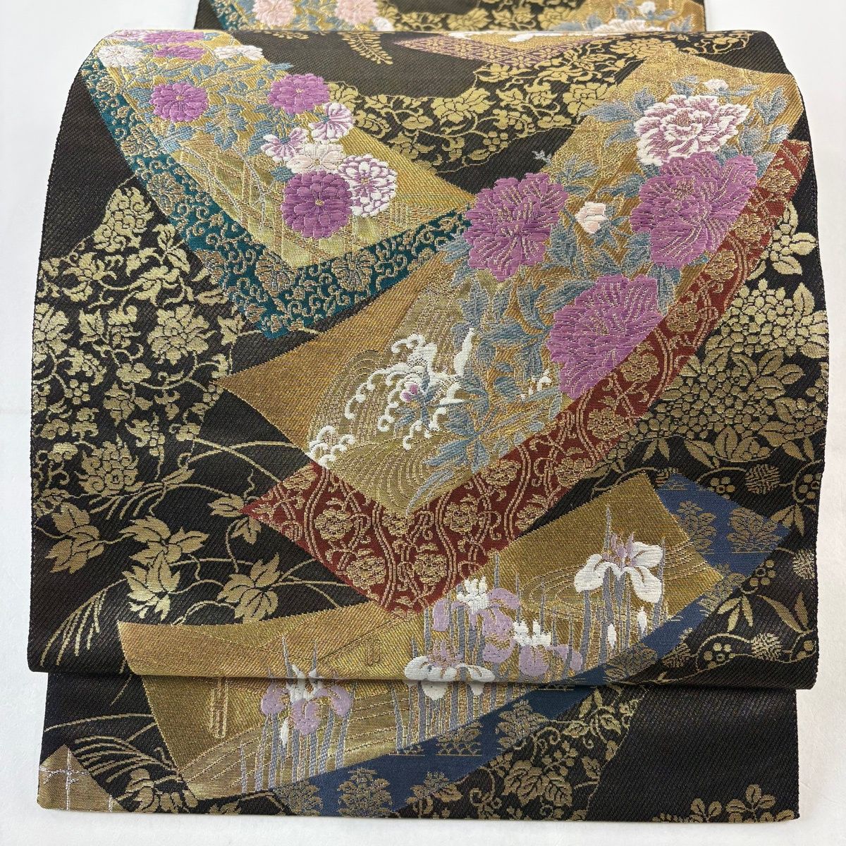 美品】 袋帯 逸品 じゅらく 落款 帝王紫 草花 短冊 刺繍 箔 黒 お太鼓