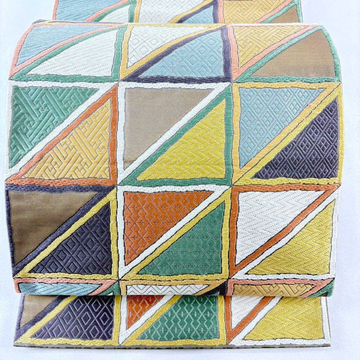 袋帯 逸品 格子 幾何学模様 唐織 箔 金茶 六通 正絹 【中古】 - メルカリ