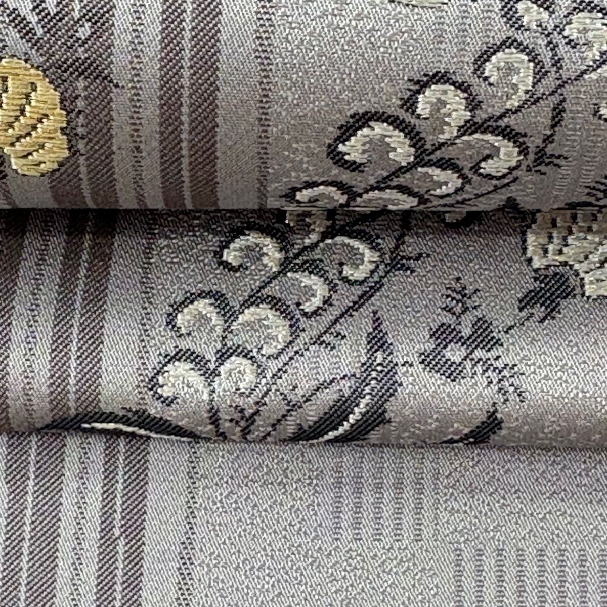 袋帯 逸品 菱屋善兵衛 落款 草花 縞模様 金糸 銀糸 灰紫 六通 正絹