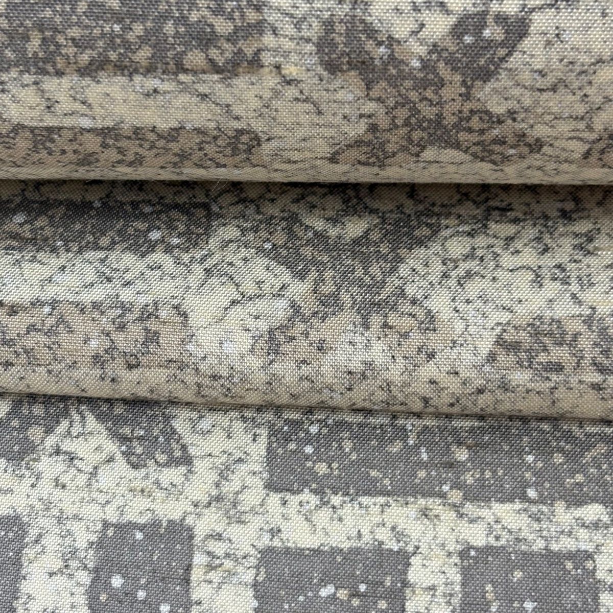 美品】 袋帯 逸品 落款 証紙 牛首紬地 幾何学模様 灰茶 全通 正絹