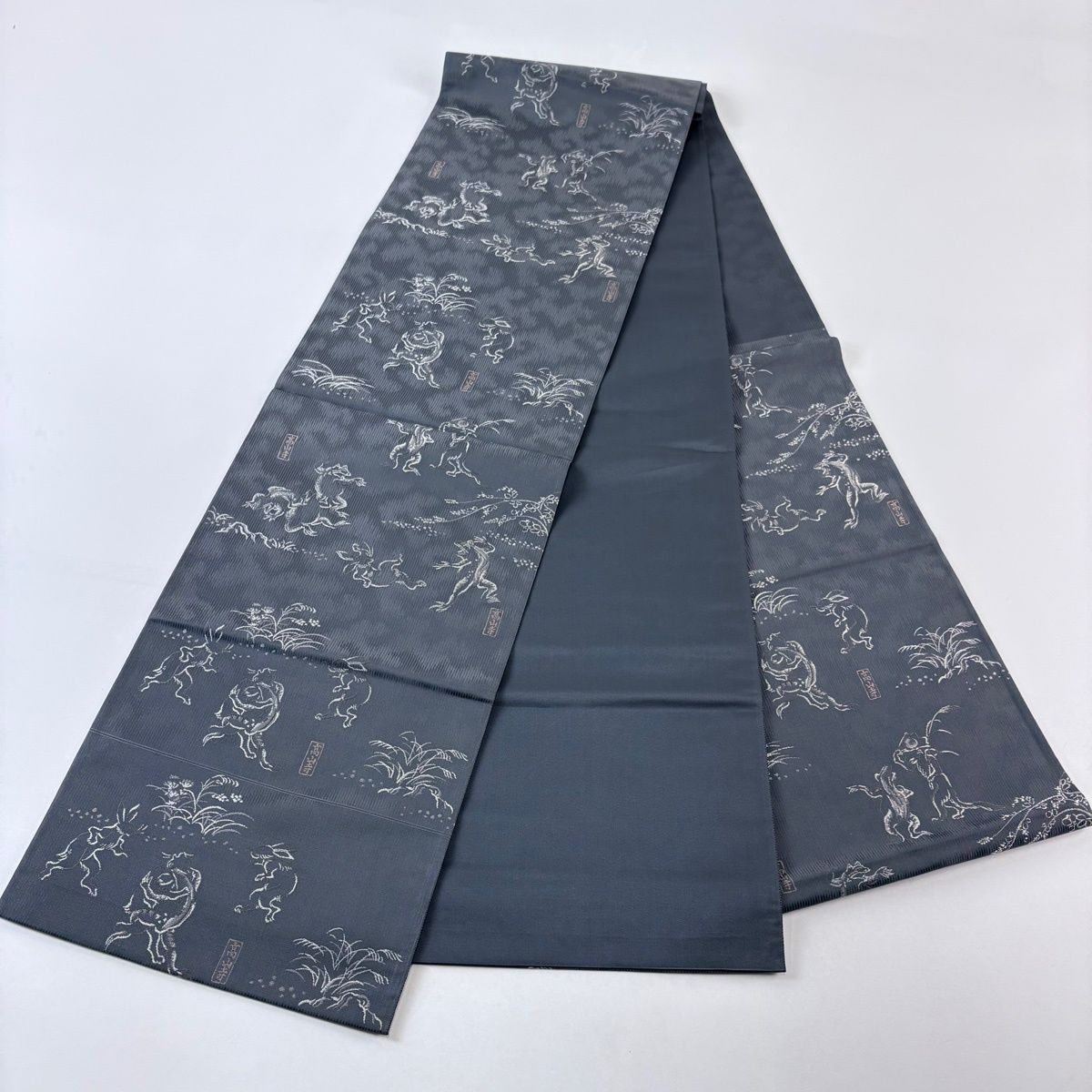 美品】 袋帯 逸品 箔屋清兵衛 落款 西陣織 鳥獣戯画 灰色 六通 正絹