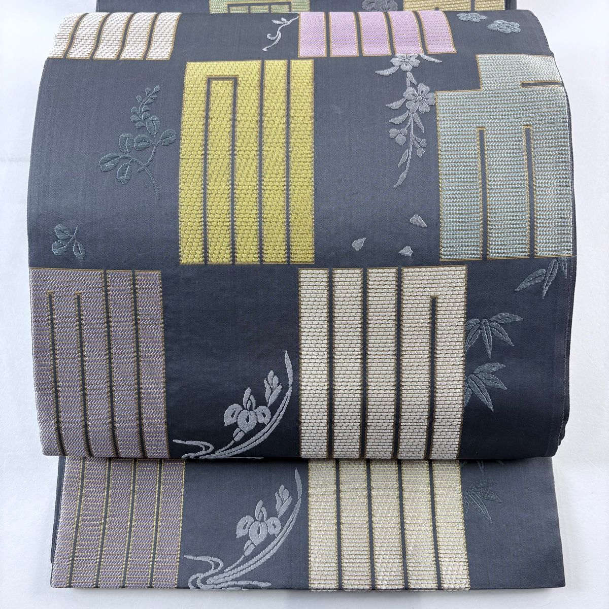 袋帯 逸品 山口美術織物 落款 源氏香之図 枝垂れ桜 金糸 箔 灰色 六通