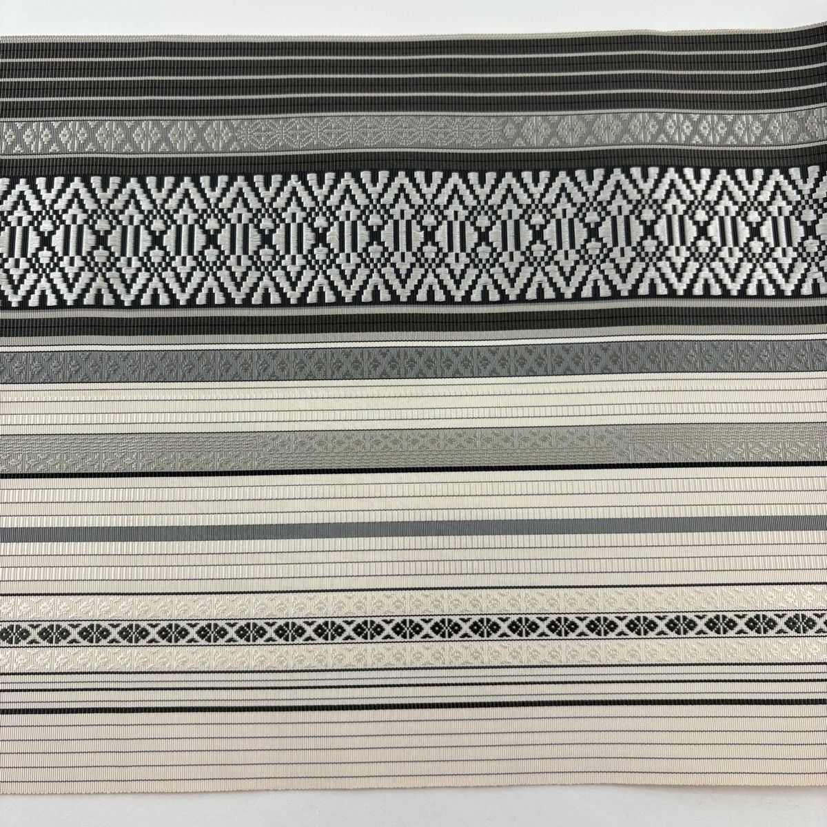 d*9様 ●厳選●未使用同然●珍しい裂織●名古屋帯●松葉仕立●372.5㎝●裂き 名古屋帯 逸品 証紙 八寸名古屋帯 松葉仕立て 博多織 筑前間道 独鈷柄