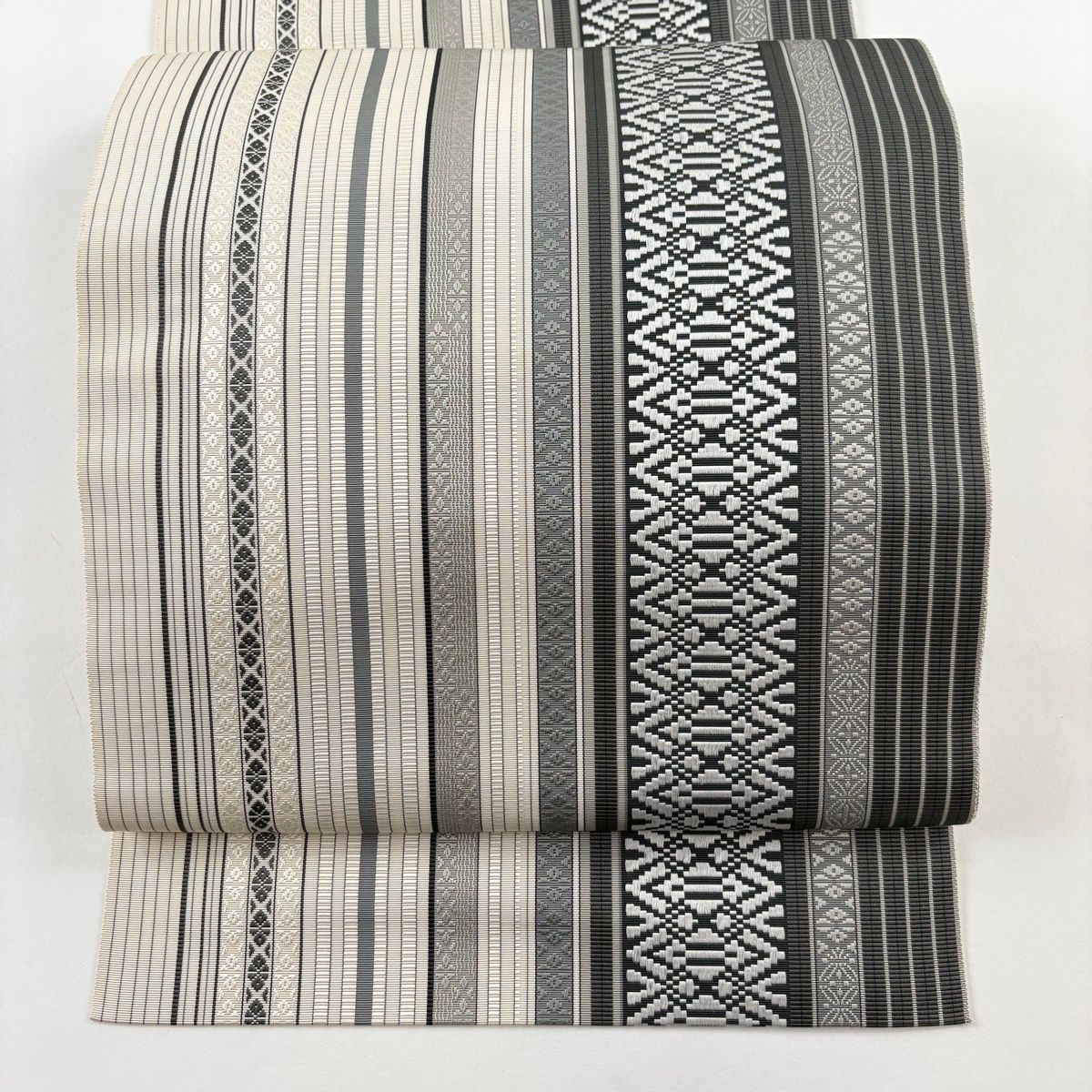 名古屋帯 逸品 証紙 八寸名古屋帯 松葉仕立て 博多織 筑前間道 独鈷柄