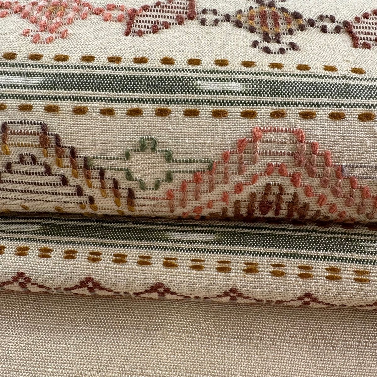 逸品 未使用品 名古屋帯 読谷山花織 茶色 カジュアル お洒落 正絹 美品】 名古屋帯 逸品 証紙 読谷山花織 草木染 縞 幾何学模様 ベージュ