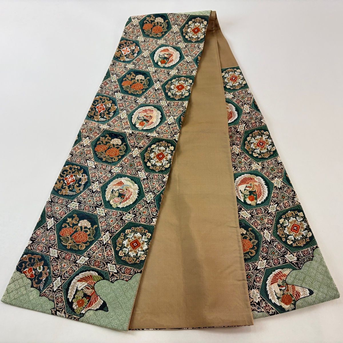 正絹・丁寧な相良刺繍袋帯・鳳凰 美品】 袋帯 逸品 鳳凰 華文 相良刺繍 金糸 緑 六通 正絹 【中古