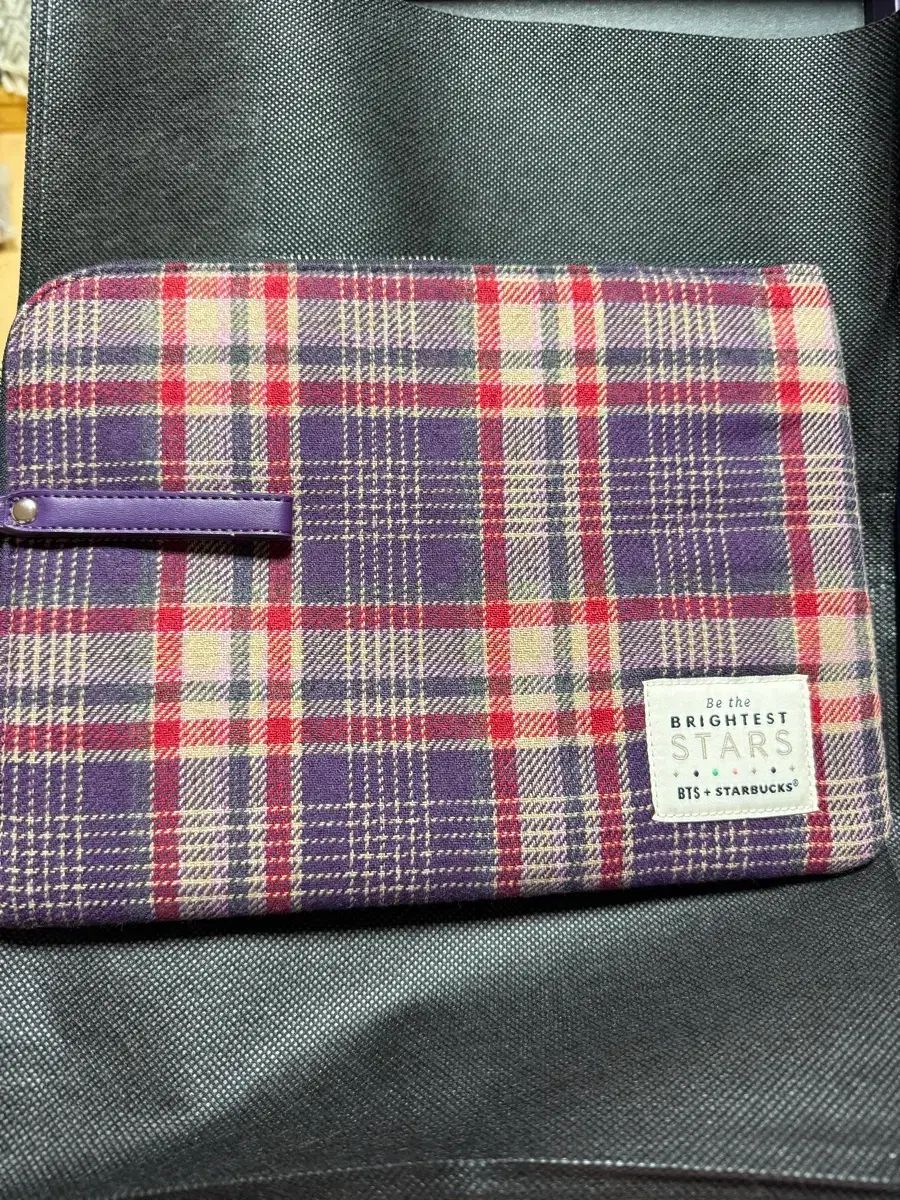 BTS Starbucks コラボグッズ フラットポーチ BTS Starbucks Collaboration goods flat pouch | eBay