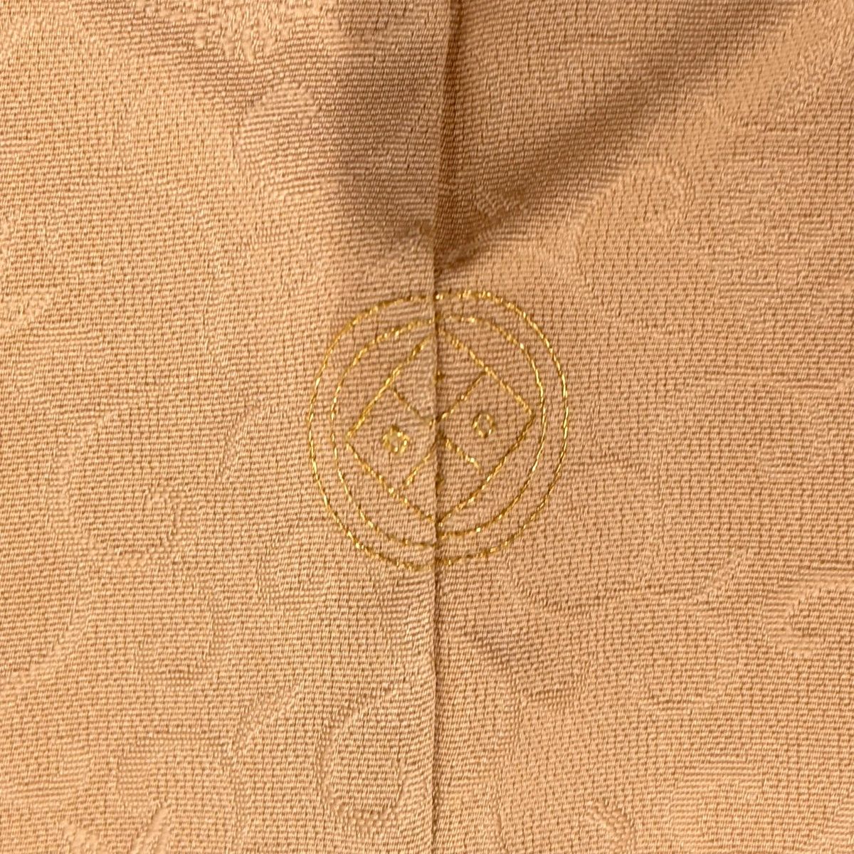 色無地 身丈159.5cm 裄丈68cm L 袷 花井幸子 落款 地紋 ピンク 正絹 秀