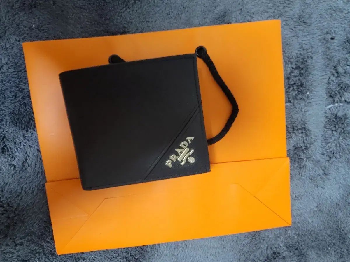 グッチ GUCCI ラウンド長財布 スネーク 451182 ブラック レザー