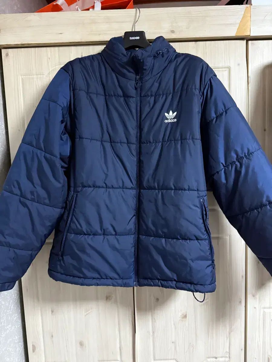 アディダス ネイビー ダウン アウター xl - メルカリ
