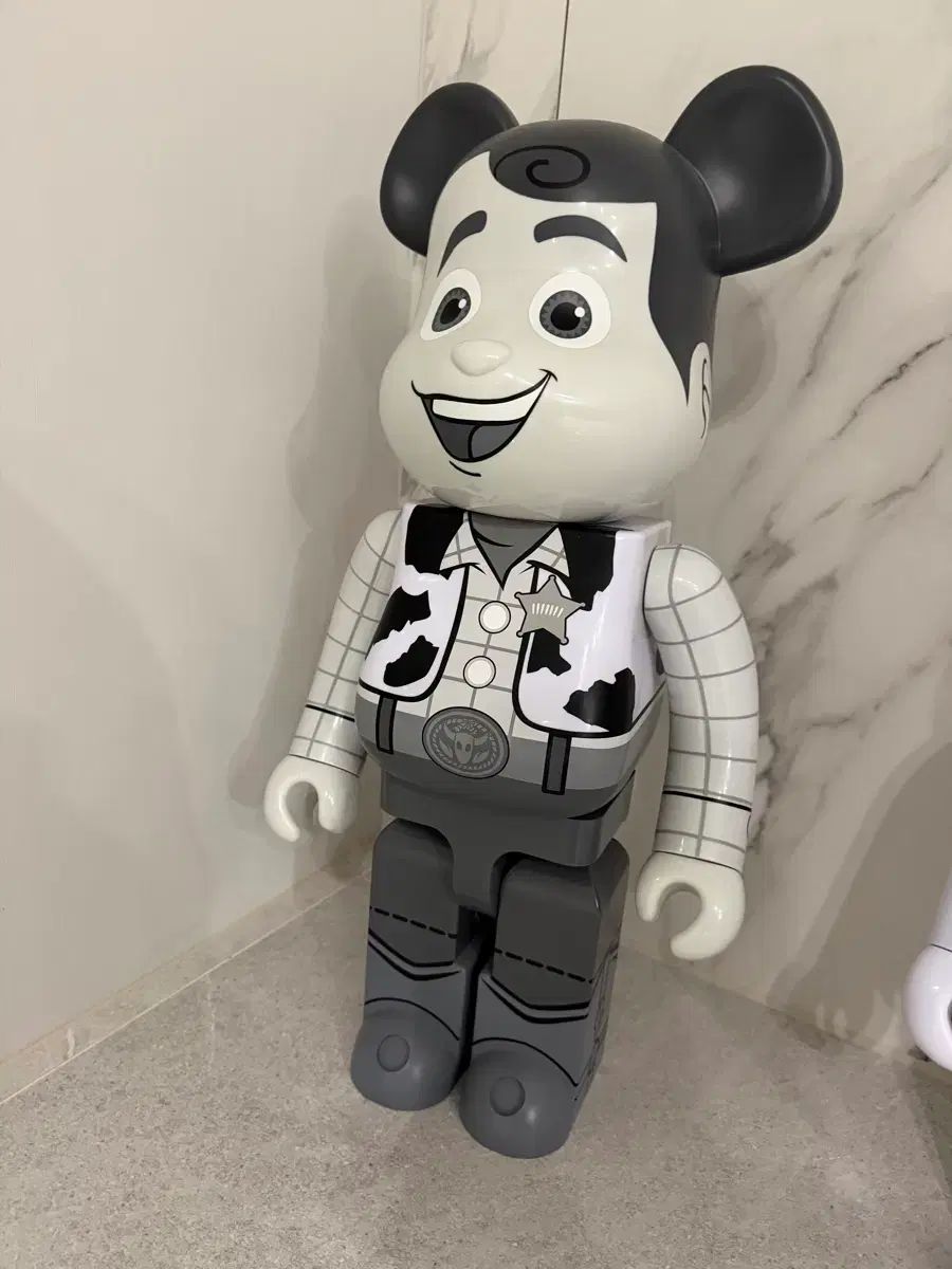 BE@RBRICK(ベアブリック) トイストーリー ウッディ 1000% - メルカリ