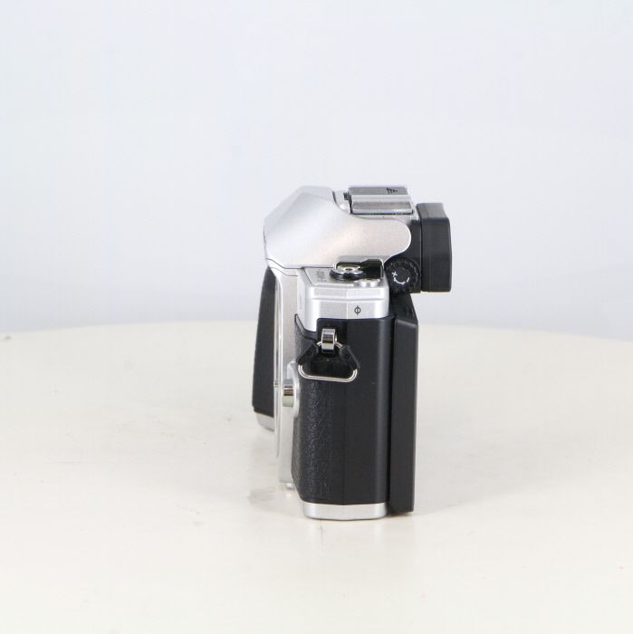 中古】(オリンパス) OLYMPUS OM-D E-M10 MARK3 ボデイ シルバー - メルカリ