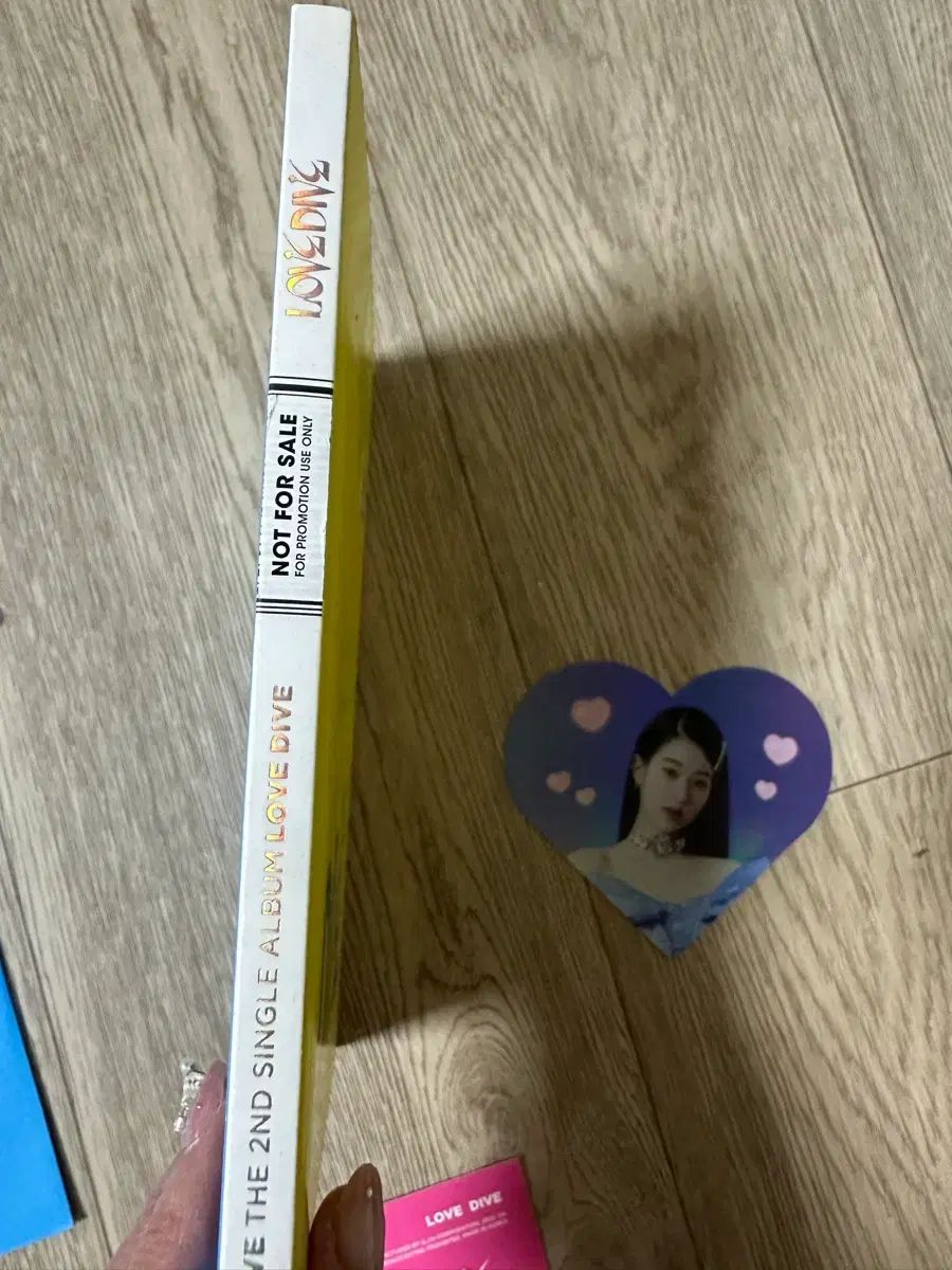 非売品 アイヴ IVE Love Dive サイン入り - メルカリ