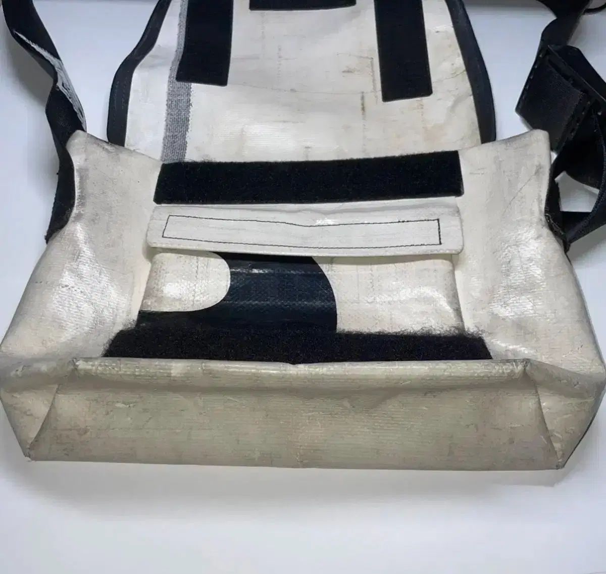 FREITAG ラッシー 白黒 - メルカリ