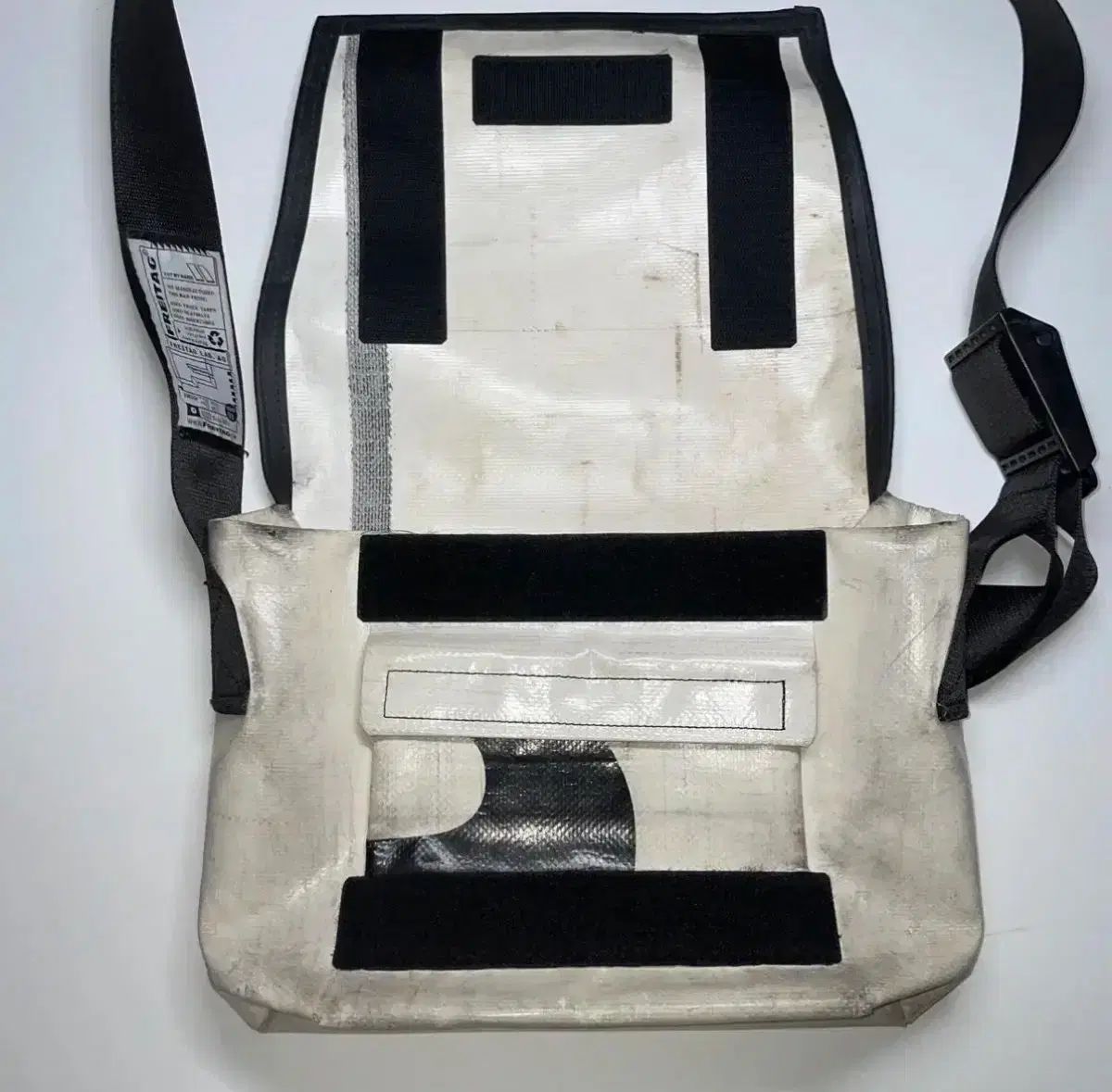 FREITAG フライターグ　ラッシー　白黒　美品 000003877944_2-20240911101210.png