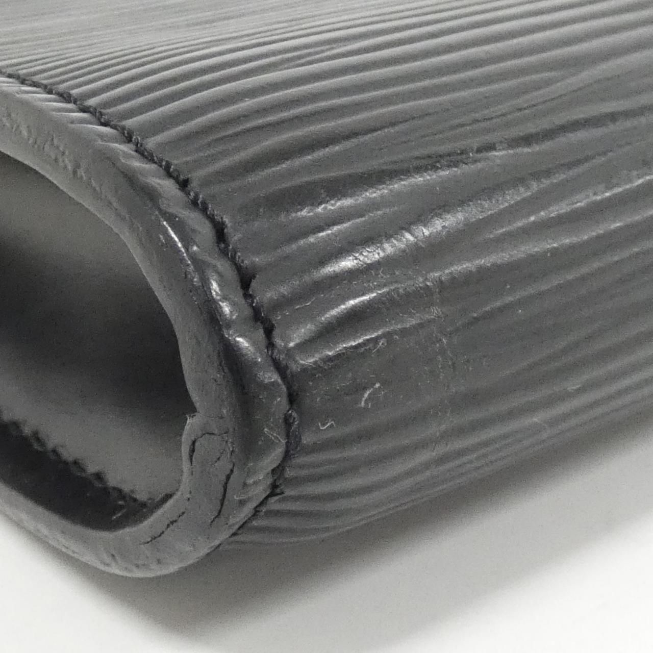 ルイヴィトン エピ ポシェット アクセソワール 24cm M52942