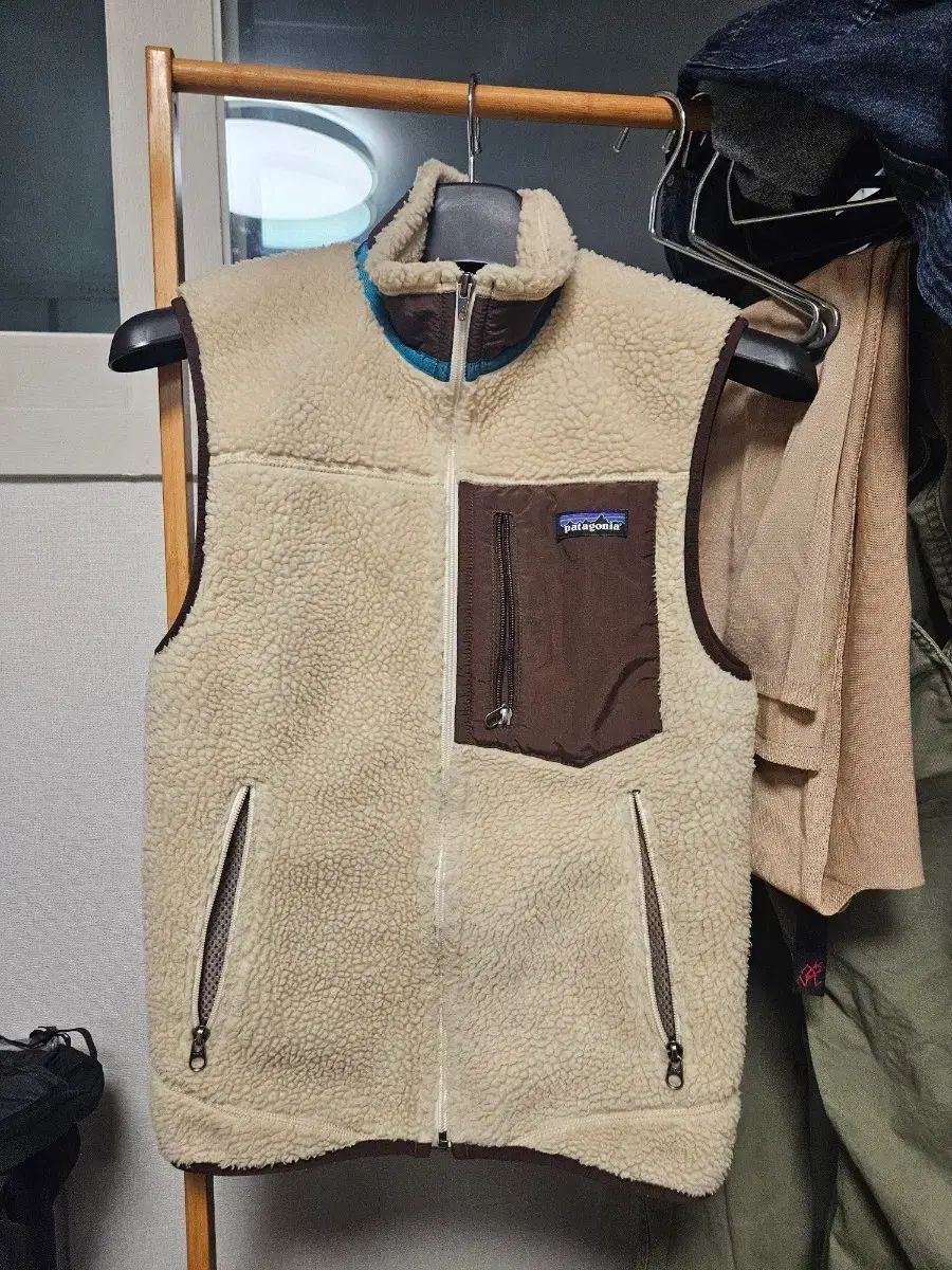 パタゴニア レトロ パイル ベスト アイボリー - メルカリ