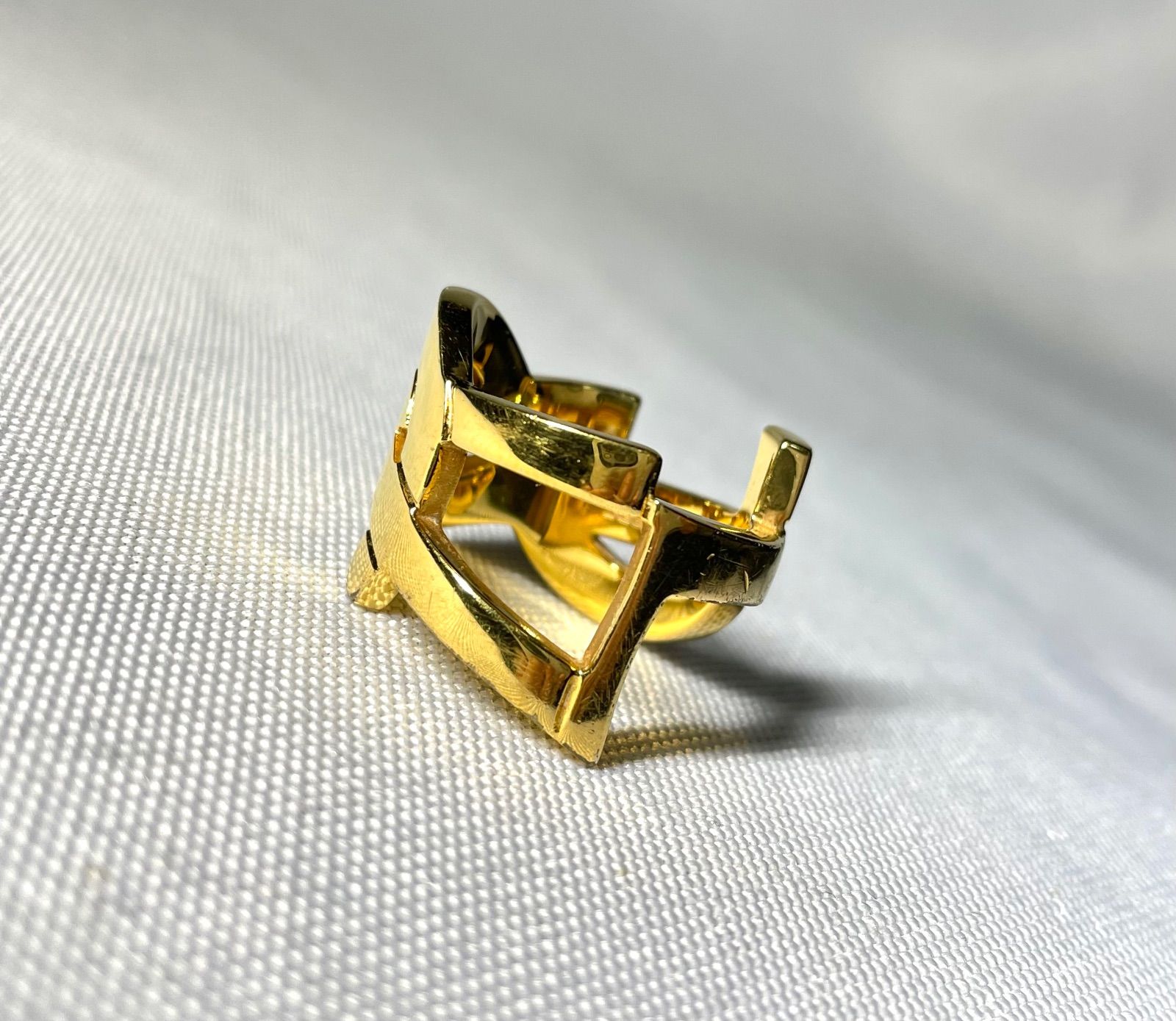 サンローラン カサンドラ リング カサンドラ リング（メタル） シルバー | Saint Laurent | YSL JA-JP