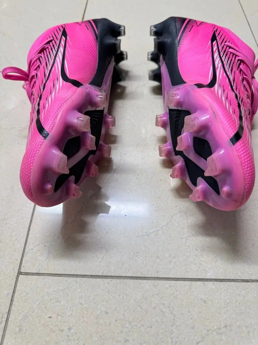 お買い得品 (在庫処分)プーマ ウルトラ・アルティメット FG/AG 285