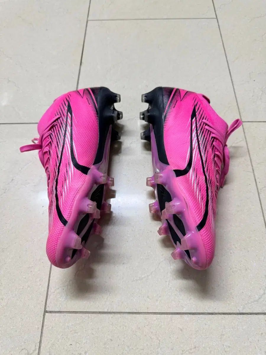 お買い得品 (在庫処分)プーマ ウルトラ・アルティメット FG/AG 285