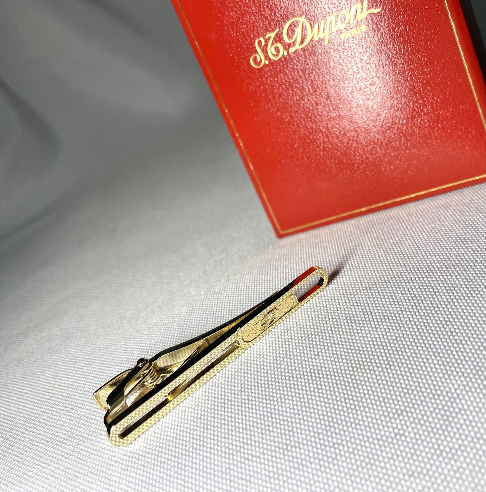 美品 S.T.Dupont デュポン Dロゴ くり抜きデザイン ゴールドメタリック