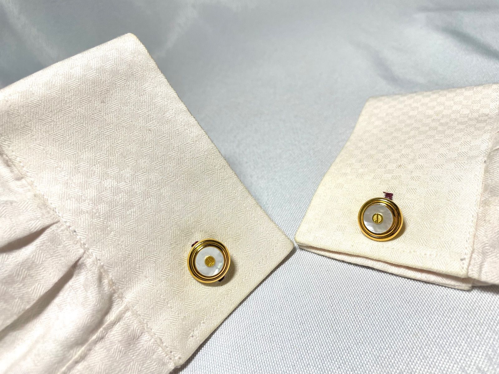 超美品 ダンヒル マザーオブパール ジャイロ カフリンクス 楽天市場】【ジュエリー】dunhill ダンヒル カフス タイピン セット SS