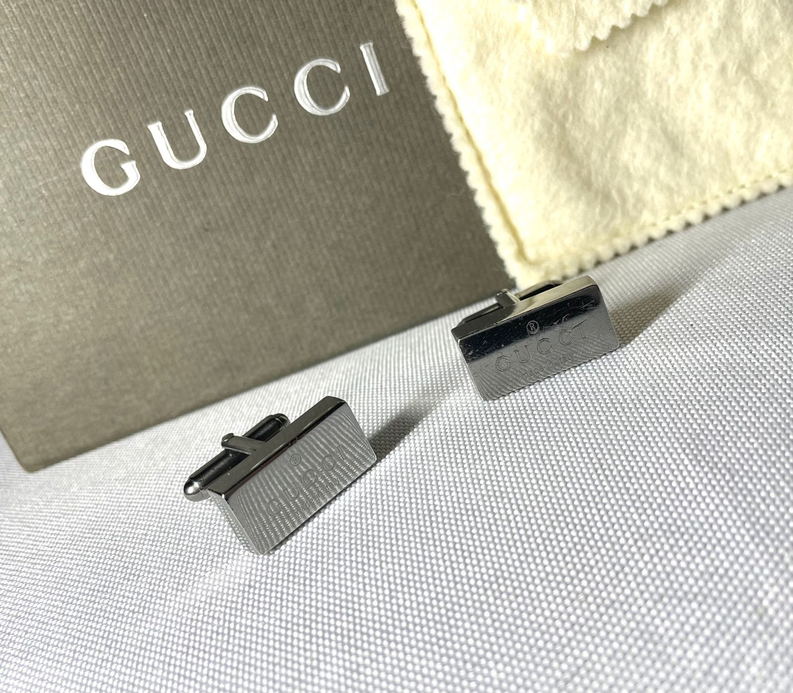 グッチ SV925 シルバー ロゴ スクエア カフス ボタン カフリンクス 楽天市場】グッチ カフス シルバー カフリンクス スクエア ロゴ SV925