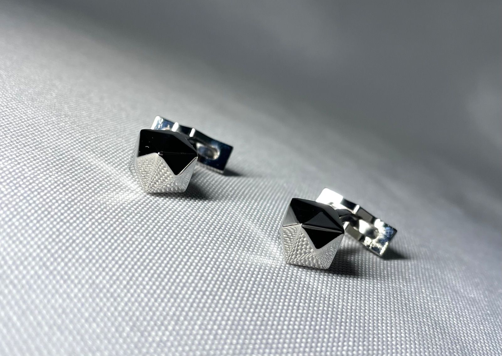 S.T. Dupont シルバー ブラック カフス カフリンクス 希少 S.T.Dupont デュポン 立体3D ダイヤカットデザインカフス